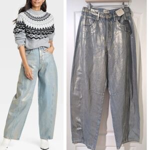 Universal Thread | High-Rise Curved Leg Barrel Jeans In Gold Wash